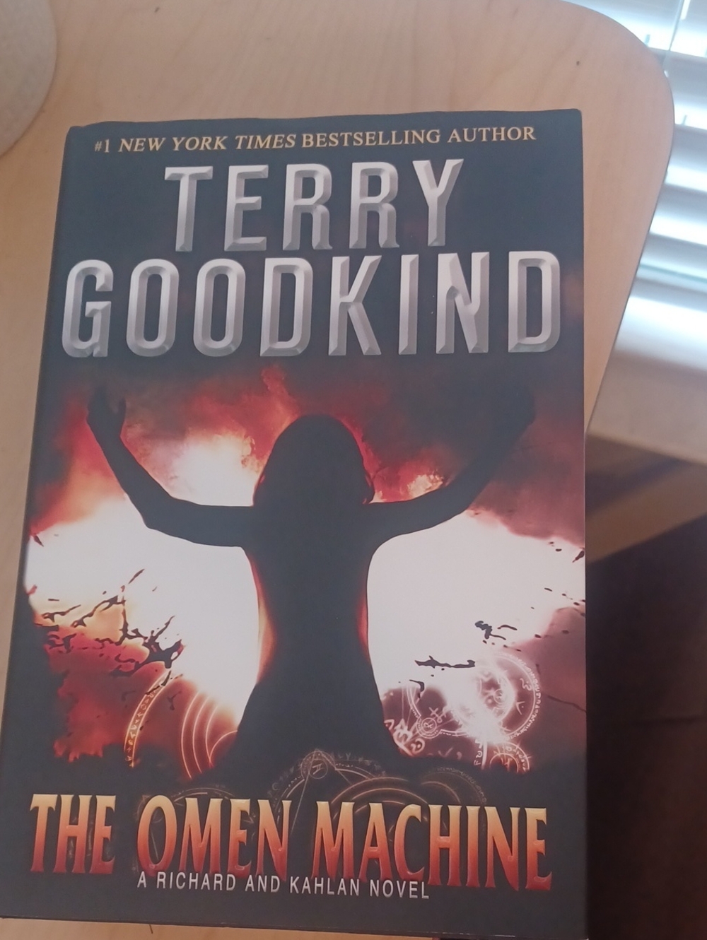 Terry Goodkind - The Omen Machine (Paperback) - Black, Red, White